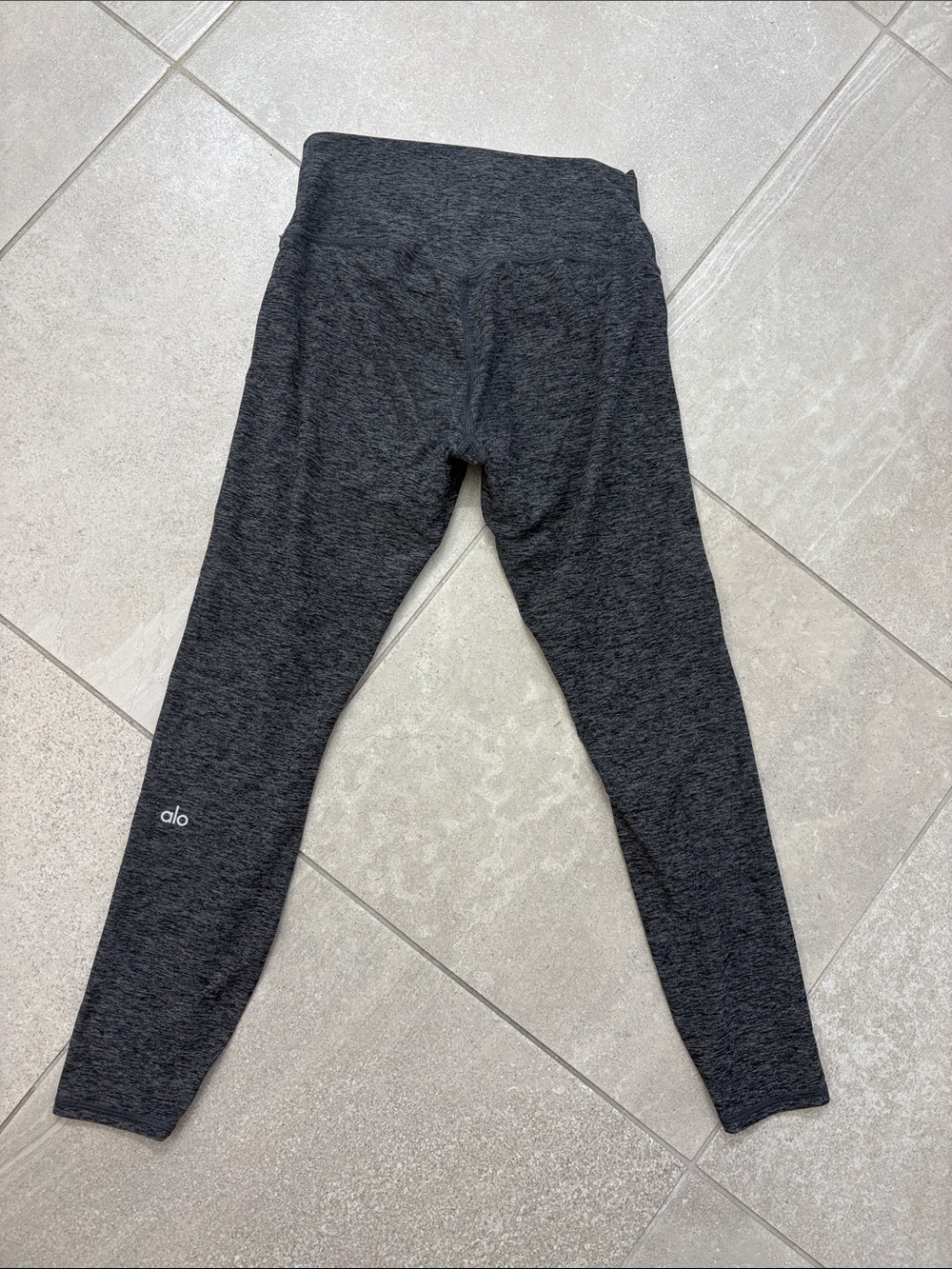 ALO Yoga women Dark Charcoal Stretch Leggings small size
